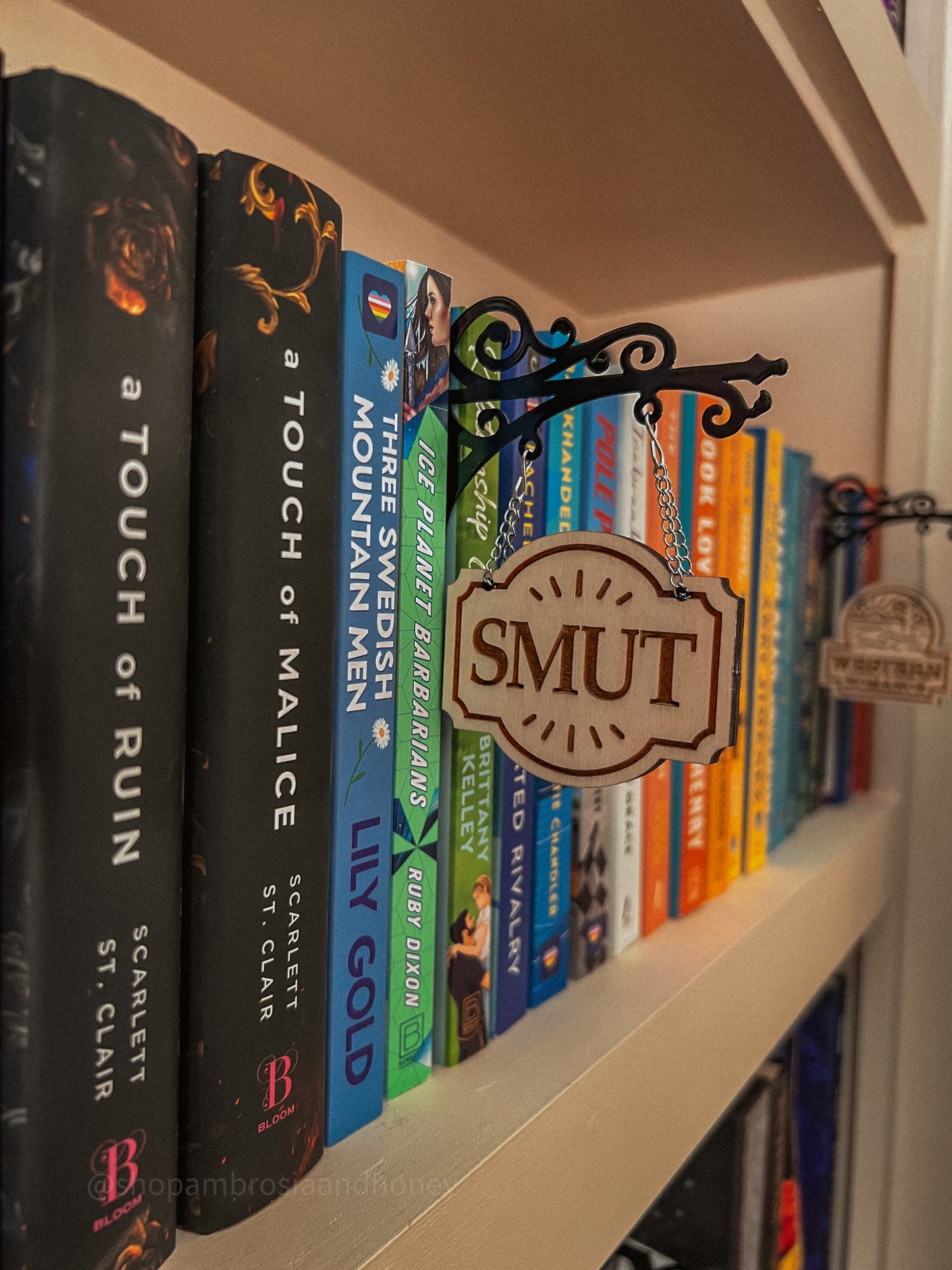 "Smut" Bookshelf Tavern Sign *PREORDER*