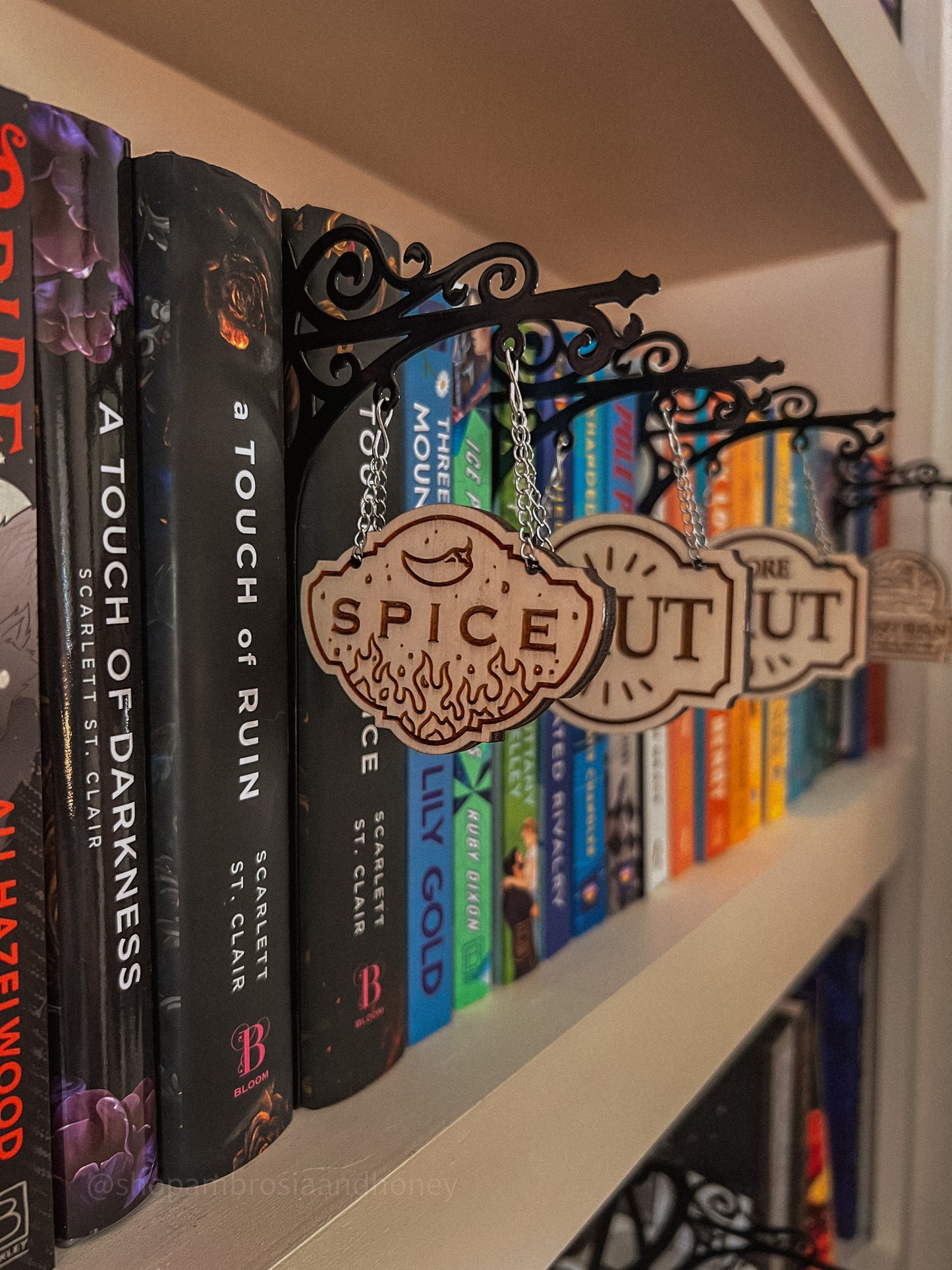 "Spice" Bookshelf Tavern Sign *PREORDER*